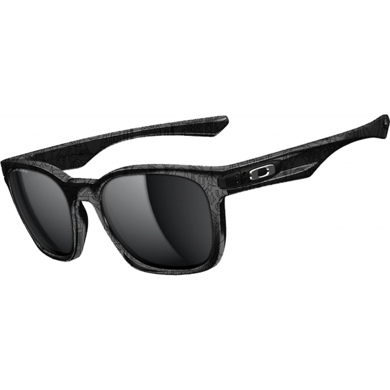 Oakley Garage Rock Black/Silver Ghost Text OO917528 Shade Station
