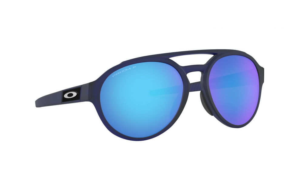 oakley forager on face