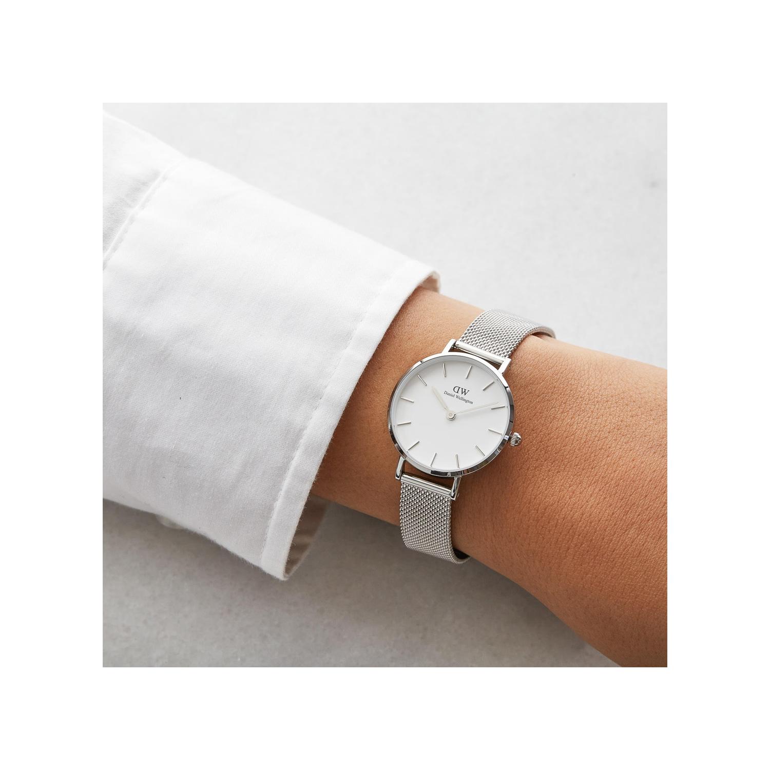 Daniel Wellington Petite Sterling DW00100220 Watch Shade Station