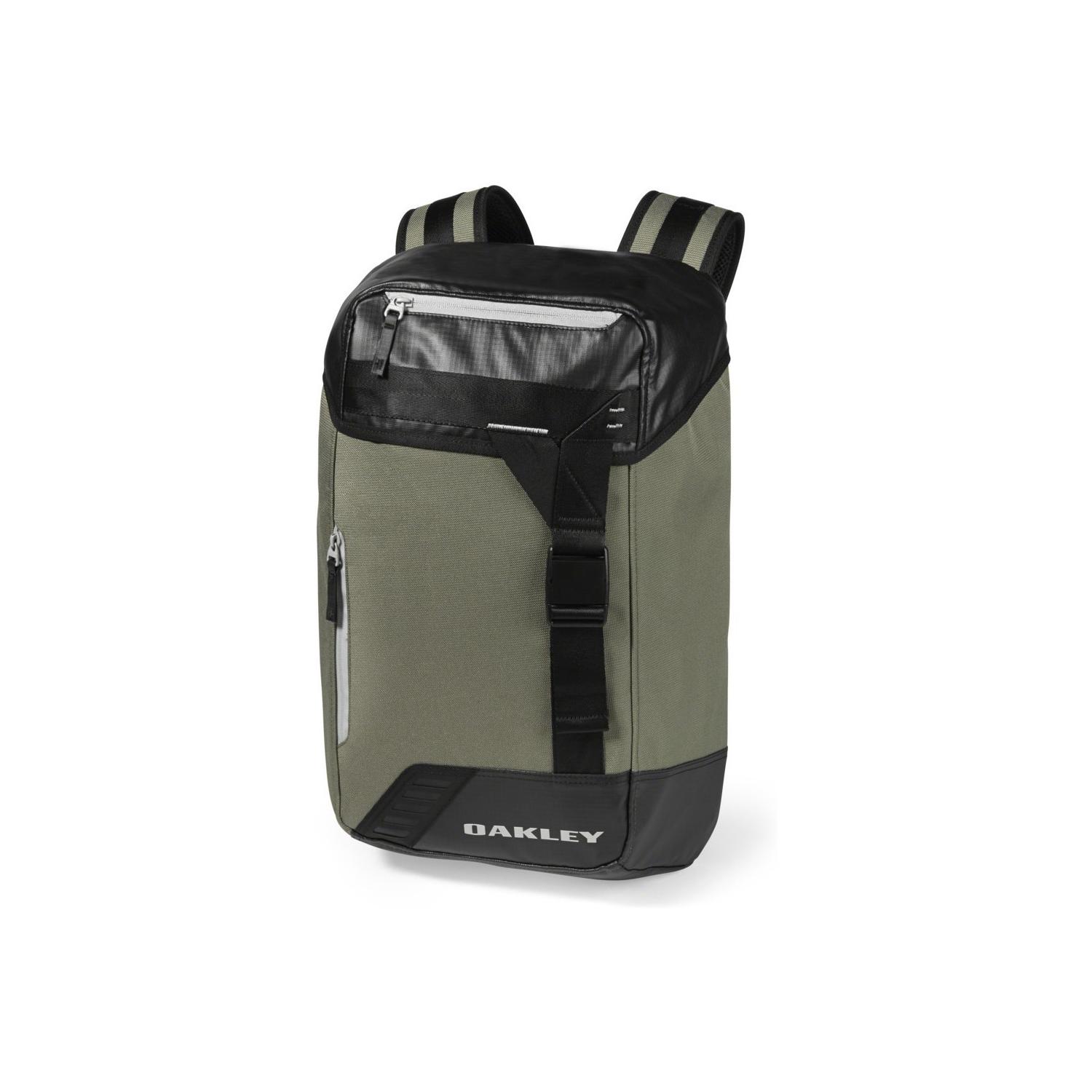 Oakley sales halifax backpack