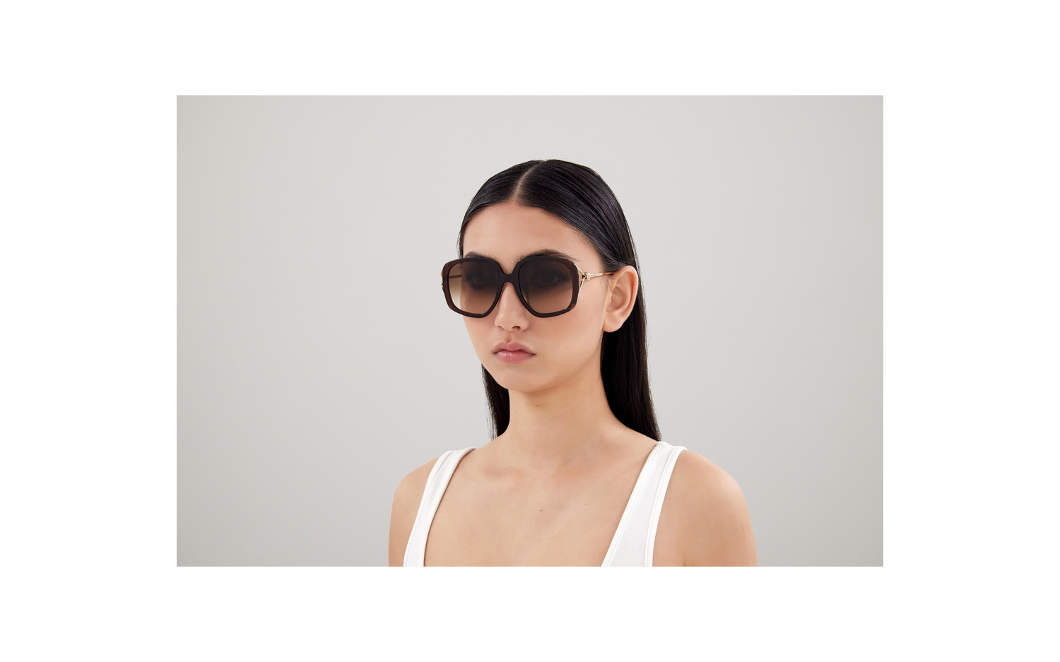Gallery image for /media/thumbs/100x62.5/media/product_images/Alexander-Macqueen-Sunglasses-AM0374S-002-54_modelfw100fh62.5.png