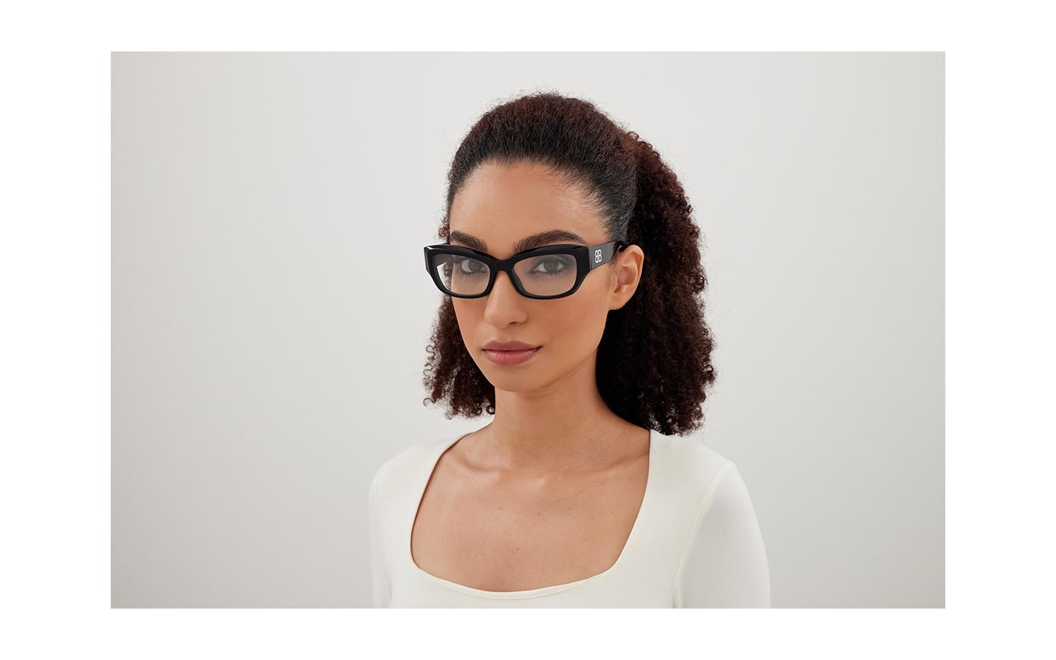 Gallery image for /media/thumbs/100x62.5/media/product_images/Balenciaga-Glasses-BB0399O-001-Modelfw100fh62.5.jpg