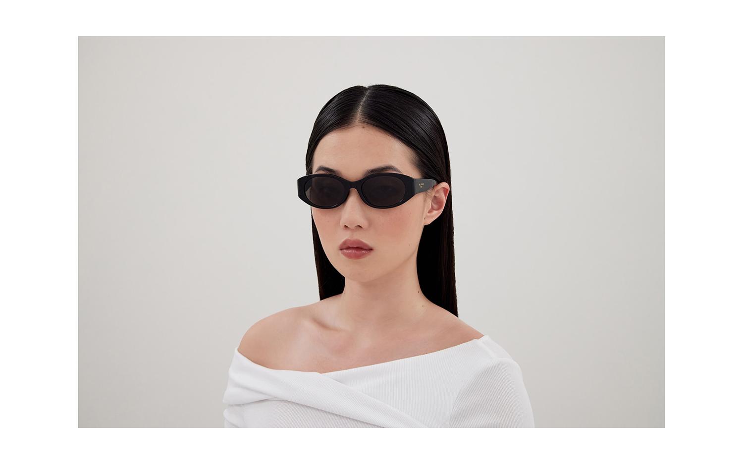 Gallery image for /media/thumbs/100x62.5/media/product_images/Balenciaga-Sunglasses-BB0369SK-001-modelfw100fh62.5.jpg