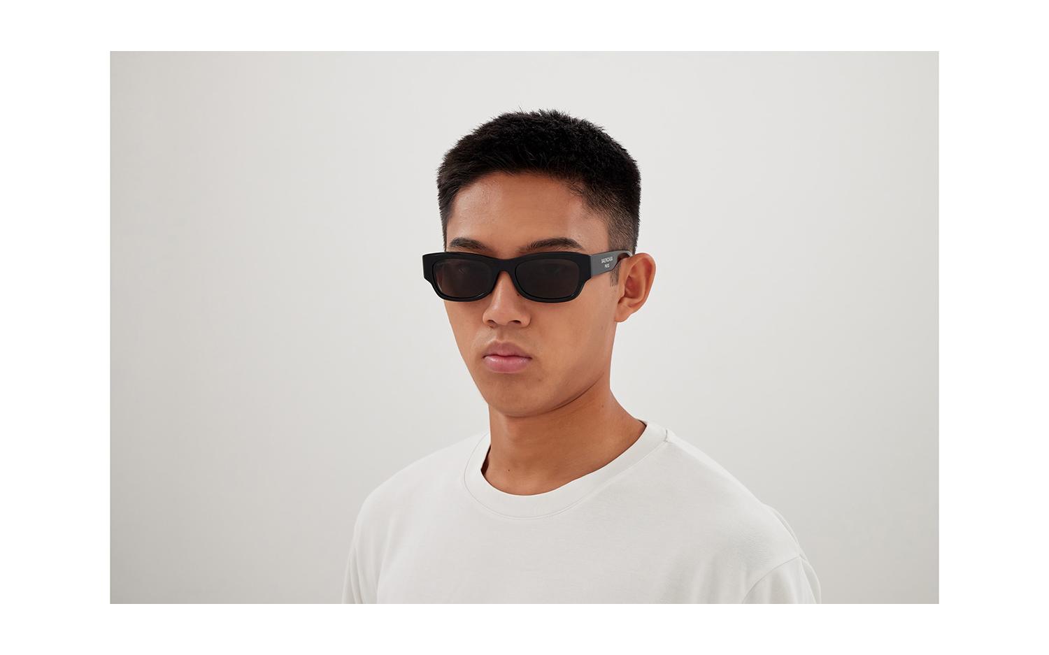 Gallery image for /media/thumbs/100x62.5/media/product_images/Balenciaga-sunglasses-BB0390SK-Modelfw100fh62.5.jpg