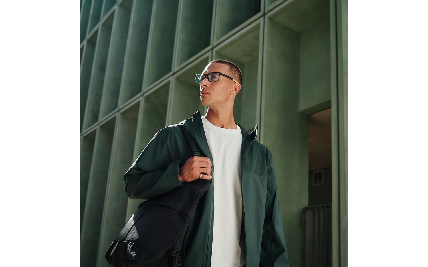 Gallery image for /media/thumbs/100x62.5/media/product_images/Bolle-Glasses-BV013005-Emeral-03-LIFESTYLE-3fw100fh62.5.jpg
