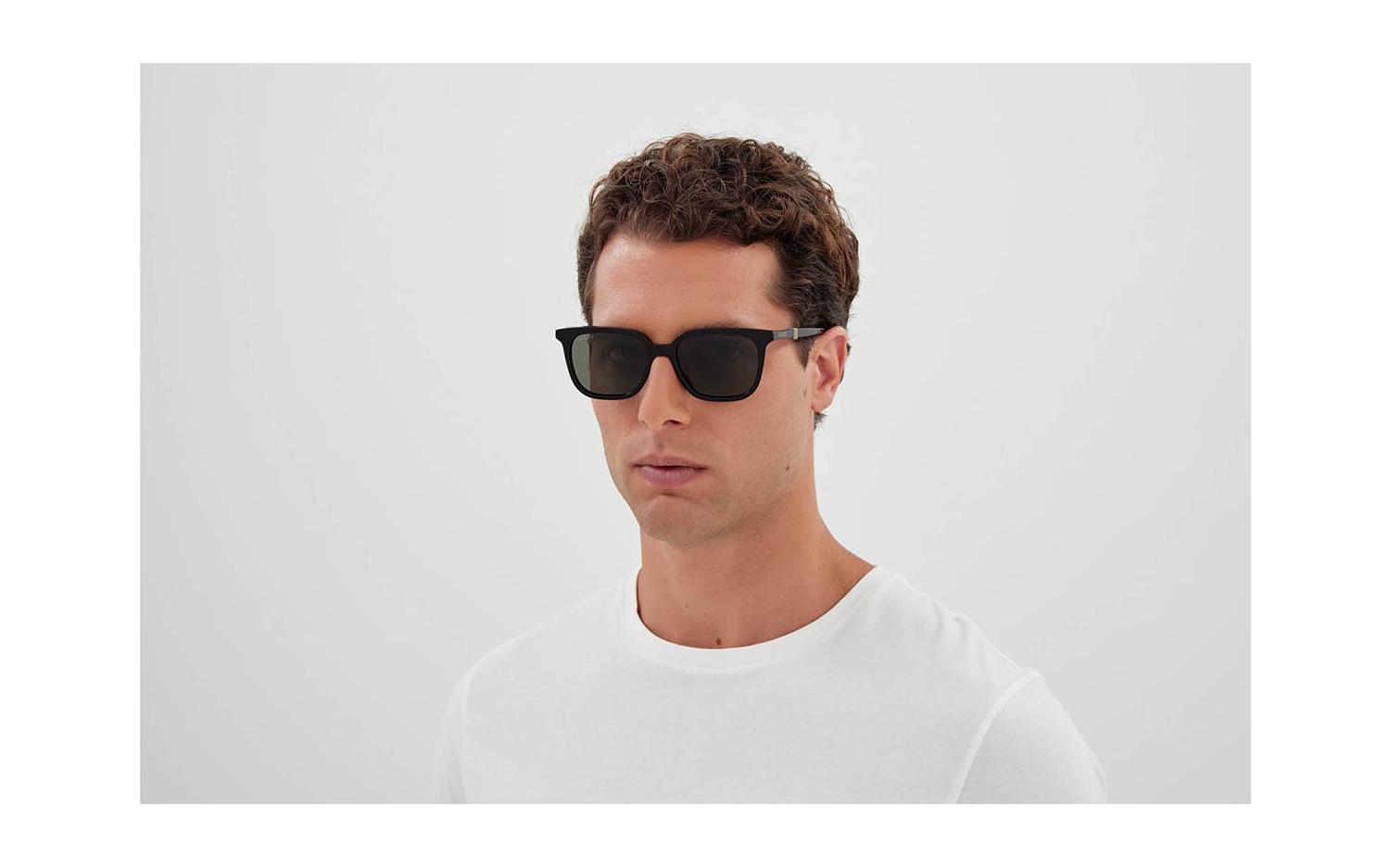 Gallery image for /media/thumbs/100x62.5/media/product_images/Gucci-GG1493S-001-fomfw100fh62.5.jpg