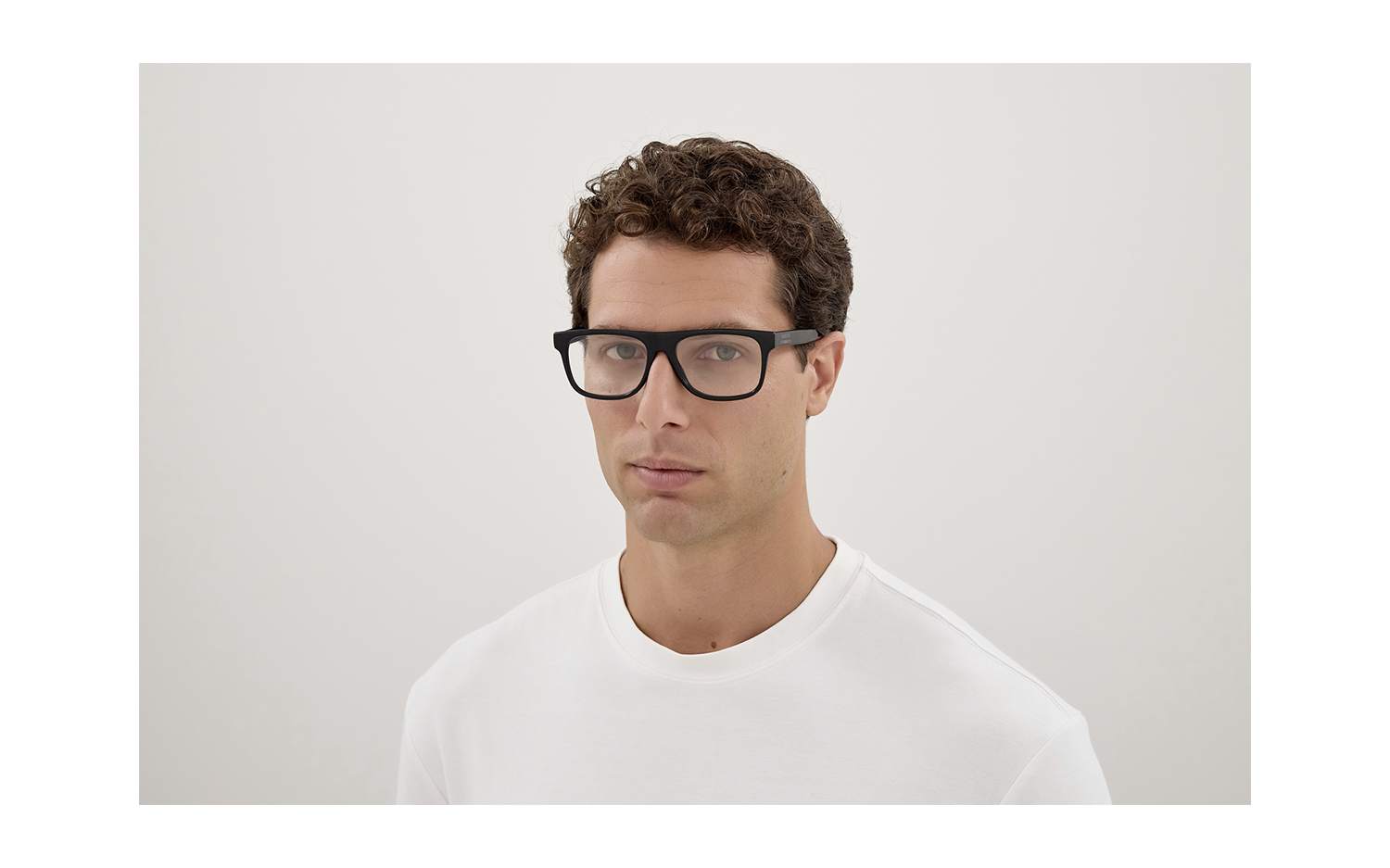 Gallery image for /media/thumbs/100x62.5/media/product_images/Gucci-Glassses-GG1117ON-Modelfw100fh62.5.png