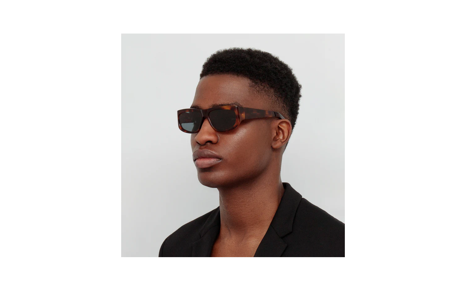Gallery image for /media/thumbs/100x62.5/media/product_images/Jacquemus-Colapso-Pilota-JAC2C4SUN-mfw100fh62.5.png