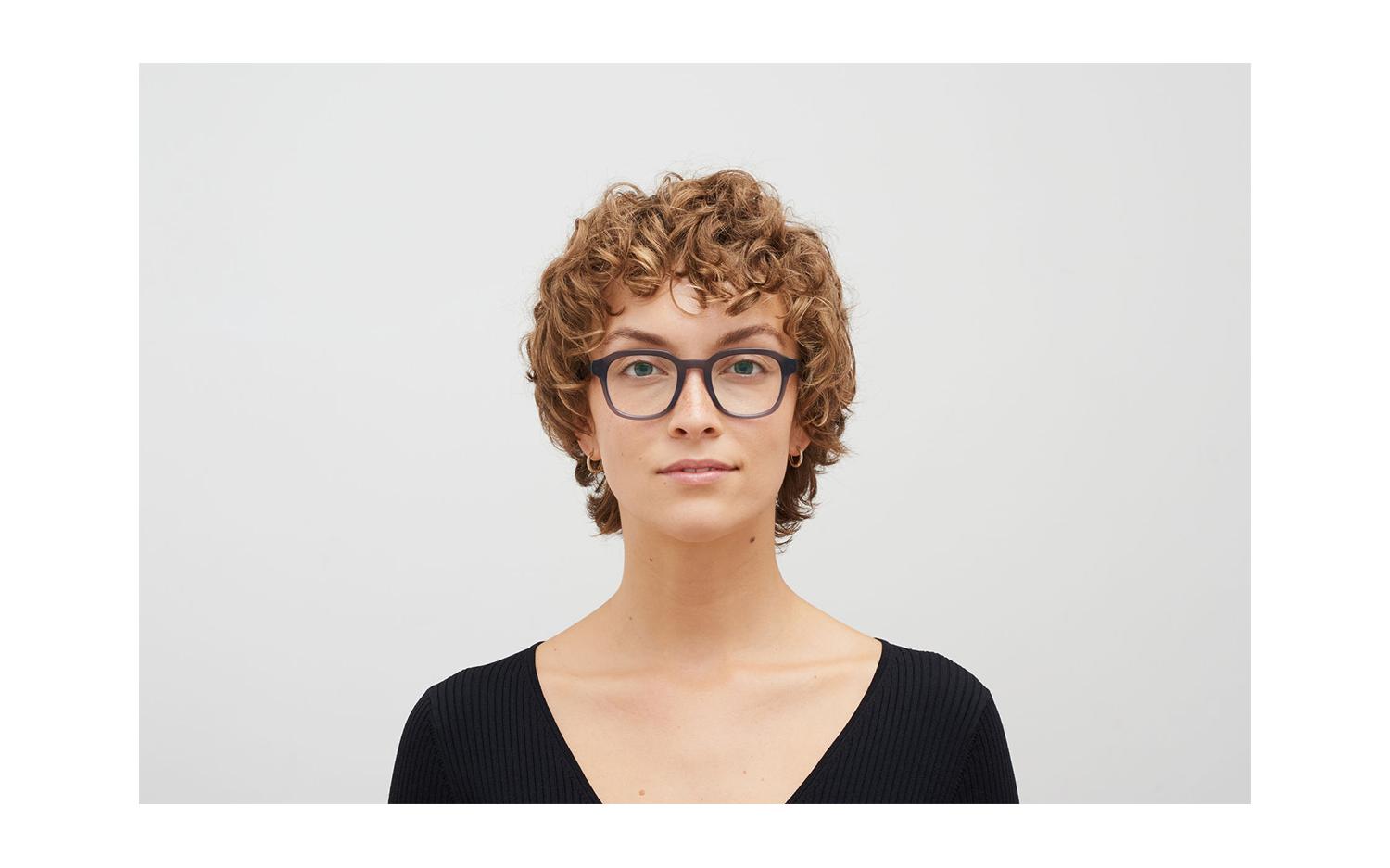 Gallery image for /media/thumbs/100x62.5/media/product_images/MYKITA-Glasses-10069026-modelfw100fh62.5.jpg