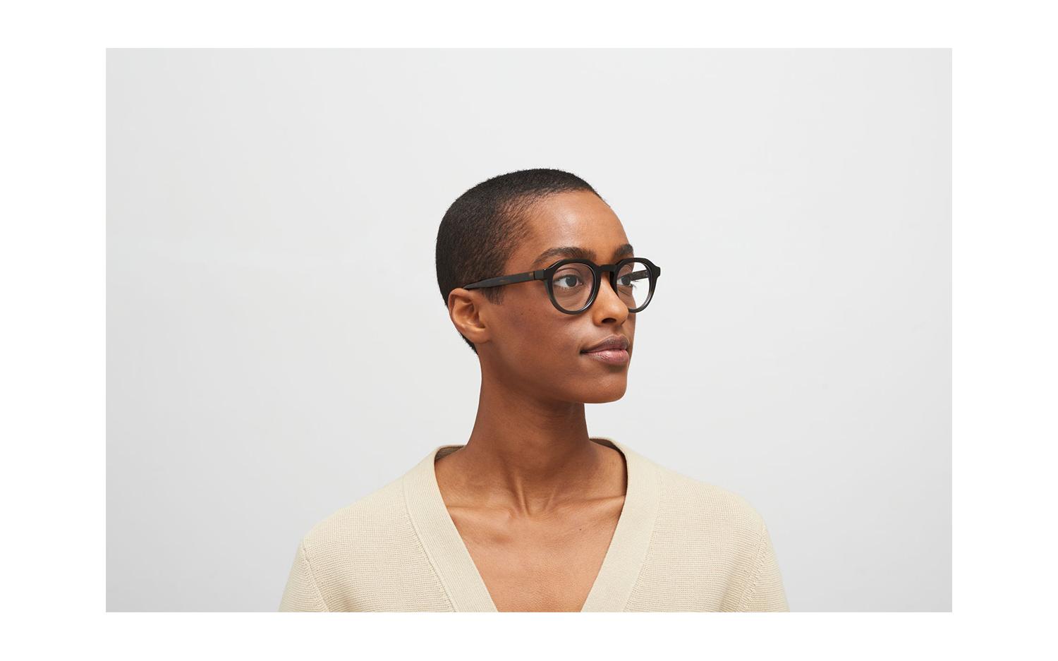 Gallery image for /media/thumbs/100x62.5/media/product_images/MYKITA-Glasses-10086915-model2fw100fh62.5.jpg