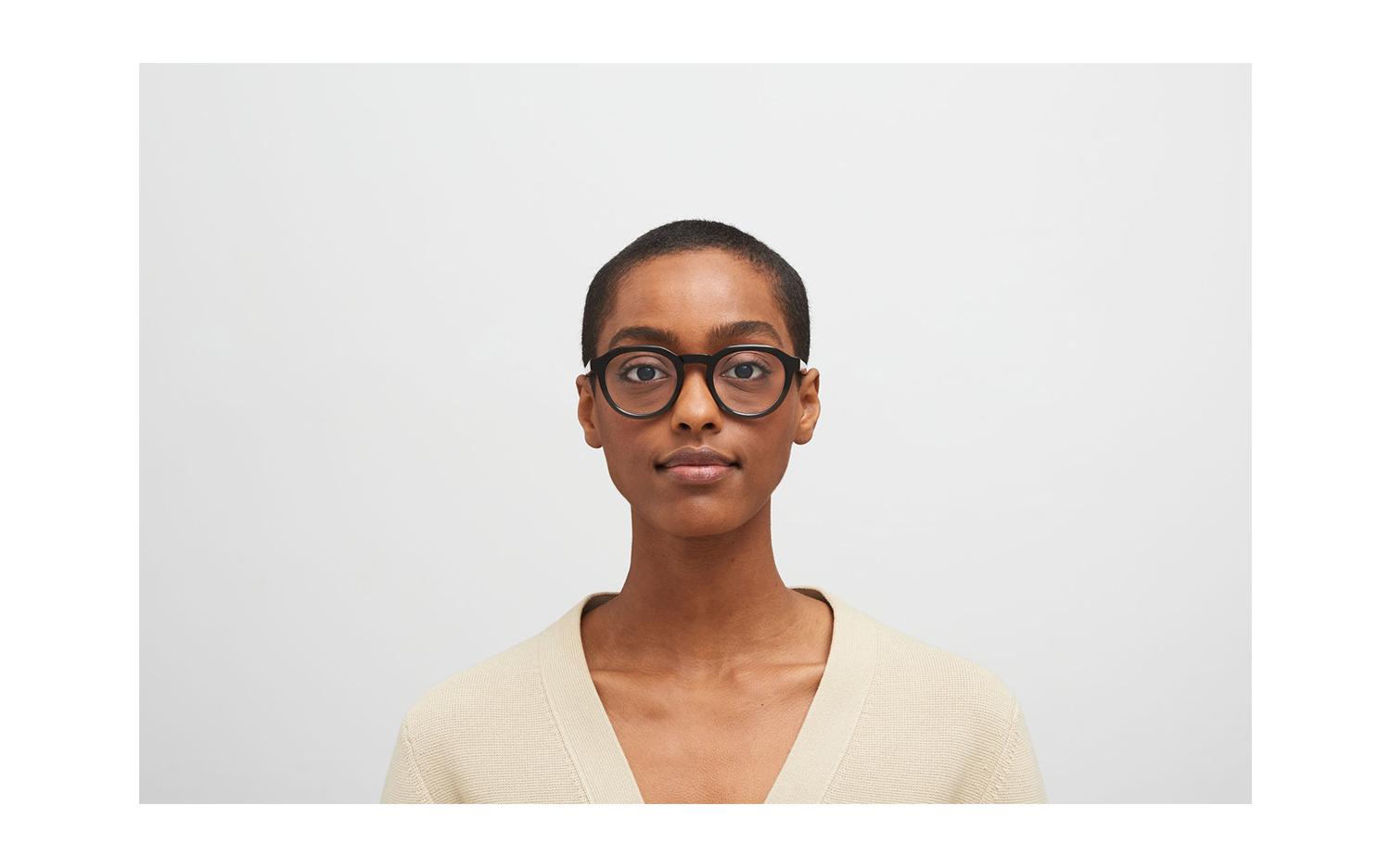 Gallery image for /media/thumbs/100x62.5/media/product_images/MYKITA-Glasses-10086915-modelfw100fh62.5.jpg