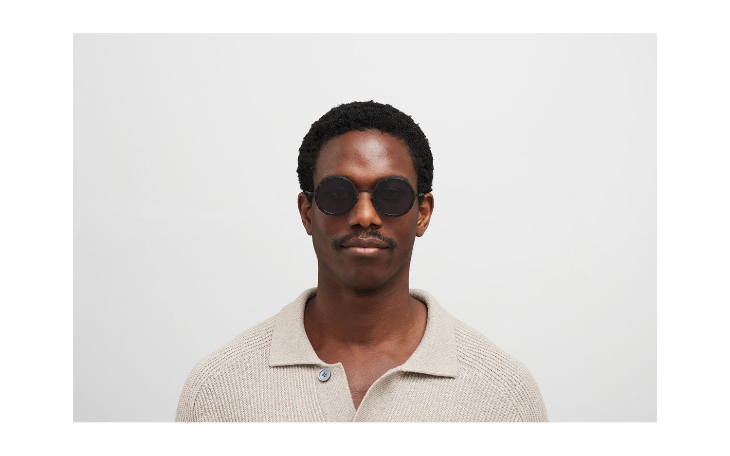 Gallery image for /media/thumbs/100x62.5/media/product_images/MYKITA-Sunglasses-10085853-modelfw100fh62.5.jpg