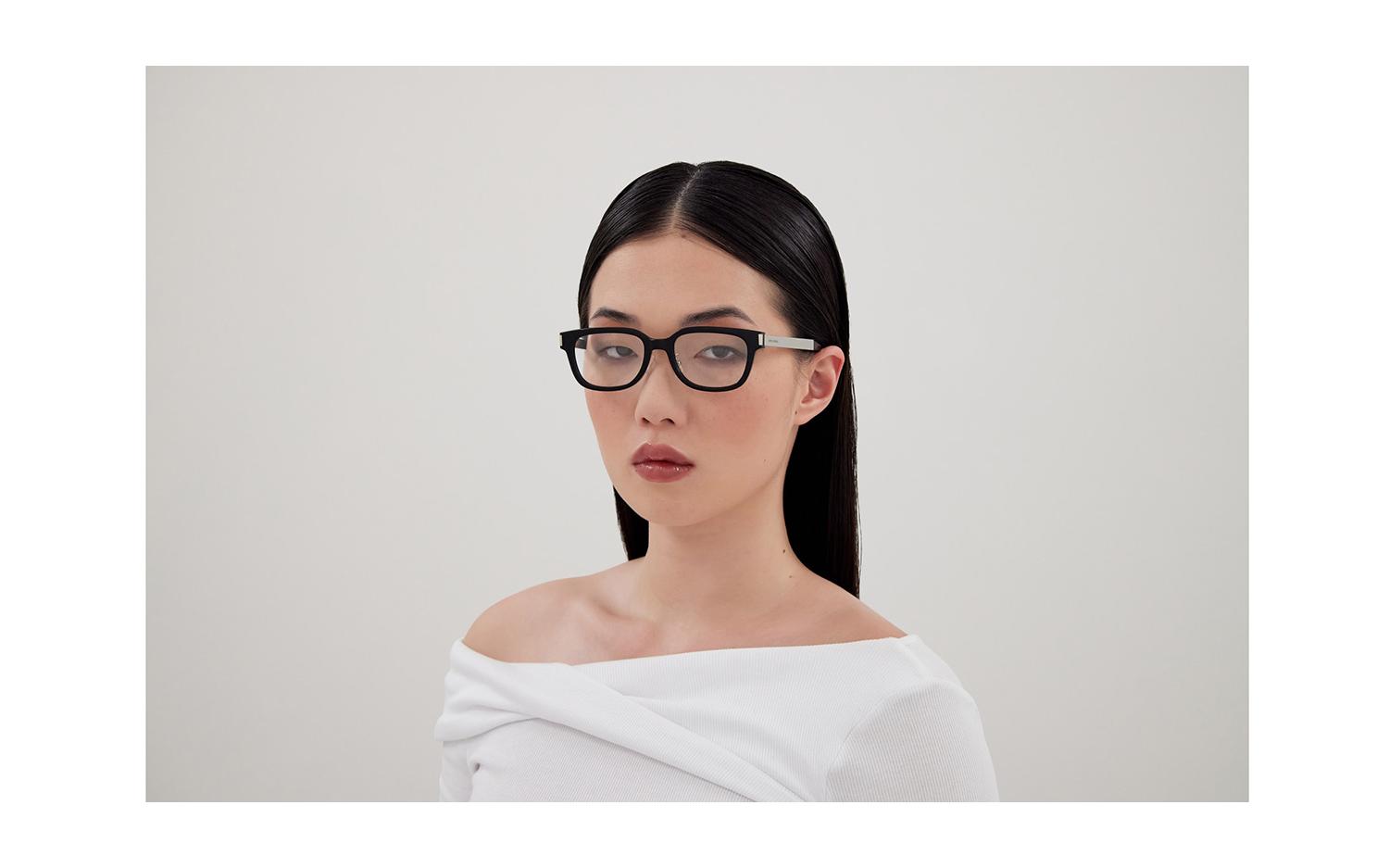 Gallery image for /media/thumbs/100x62.5/media/product_images/Saint-Laurent-Glasses-SL-727-J-001-modelfw100fh62.5.jpg