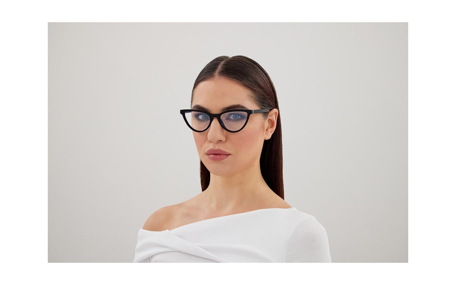 Gallery image for /media/thumbs/100x62.5/media/product_images/Saint-Laurent-Glasses-SL-M138-001-modelfw100fh62.5.jpg