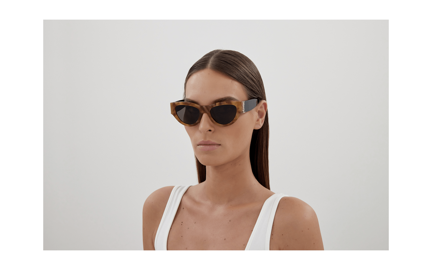Gallery image for /media/thumbs/100x62.5/media/product_images/Saint-Laurent-Sunglasses-SL-M94-007-modelfw100fh62.5.png