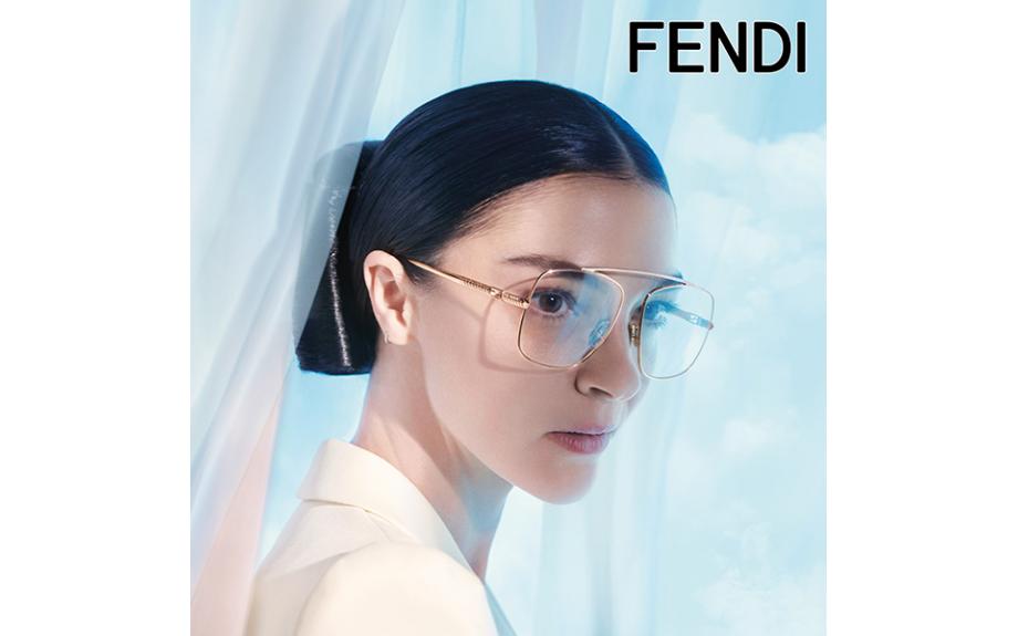 フェンディ FENDI サングラス
 ゴールド フェンディ新作サングラス、“浮かび上がる”ロゴ入りレンズのメンズ